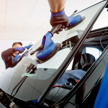 Windshield Replacement: 4 Things You Should Know
